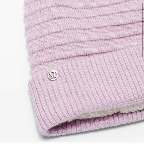 Lululemon Sweet and Sherpa Beanie HPKT - Picture 2 of 5